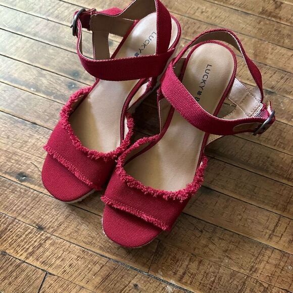Lucky Brand red strappy raffia 7.5 wedge heel sandals - Picture 1 of 5